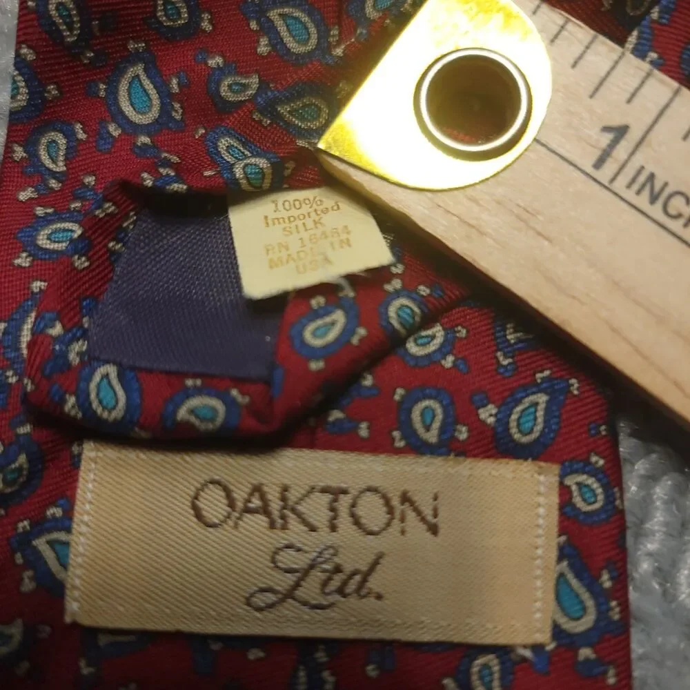 Vintage Oakton Ltd 100% Italian Silk Men's Paisley Tie 58x3 Made in USA